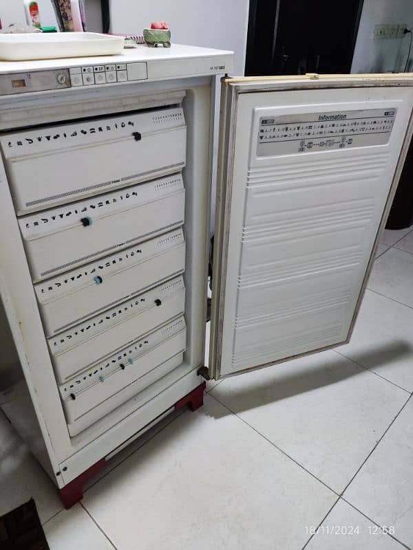 Vertical freezer Haier 1