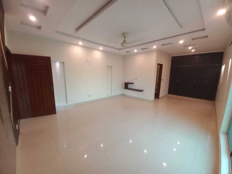 1 Kanal Luxury House Available For Rent in Nishter Block Bahria Town Lahore 9