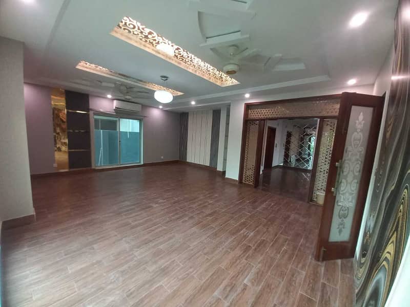 1 Kanal Luxury House Available For Rent in Nishter Block Bahria Town Lahore 10