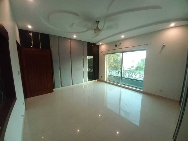 1 Kanal Luxury House Available For Rent in Nishter Block Bahria Town Lahore 11