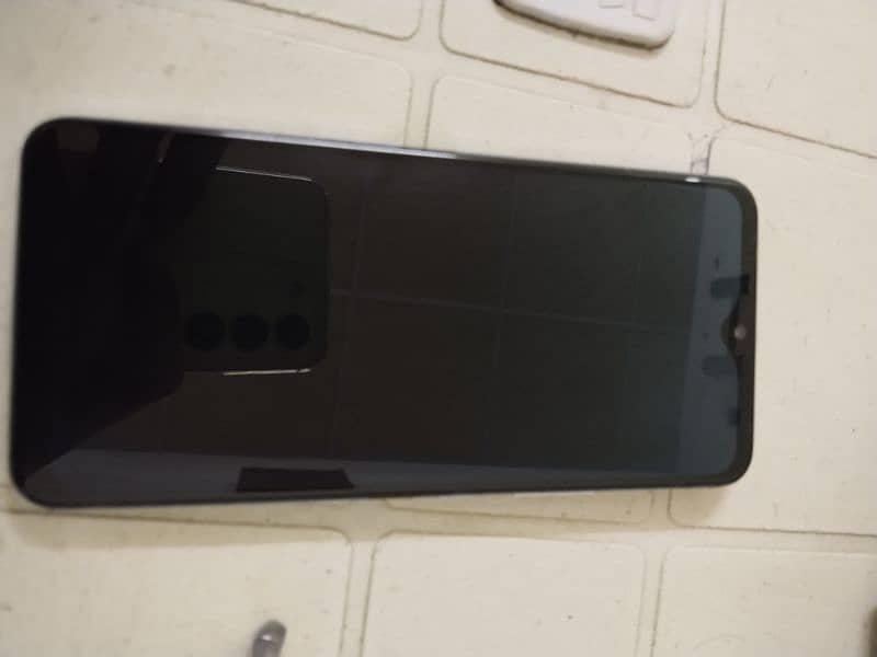 vivo v21 condition 8.5/10 original box and charger 1