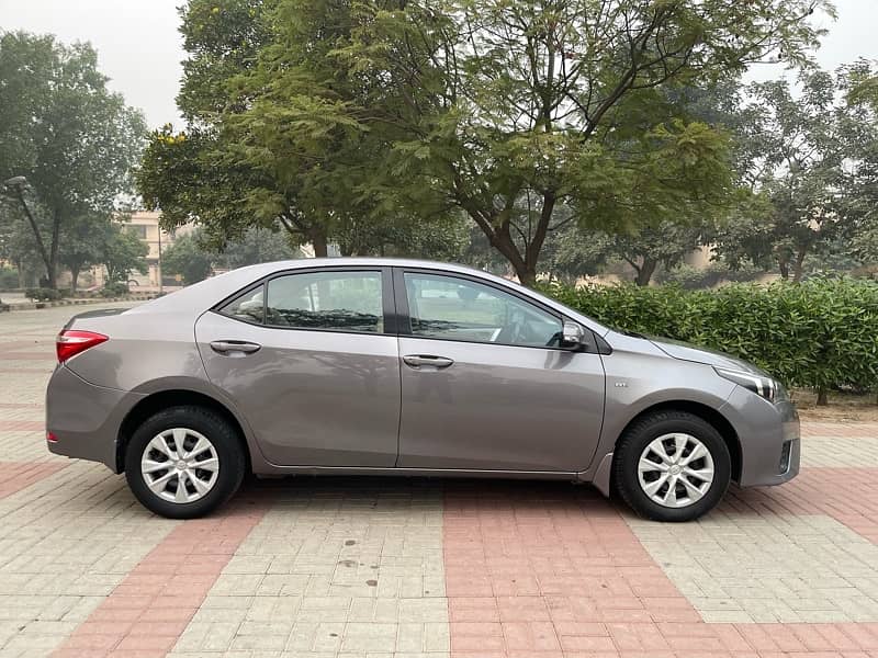 TOYOTA COROLLA AUTOMATIC 1.3 GLI 2016 NEW KEY KARACHI REGISTRATION 18