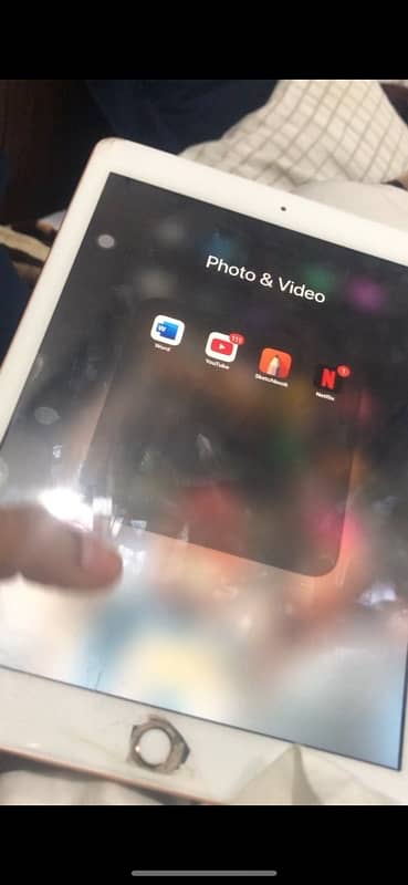 Ipad 6th Genration | 3 month sim time | 32 gb | 6