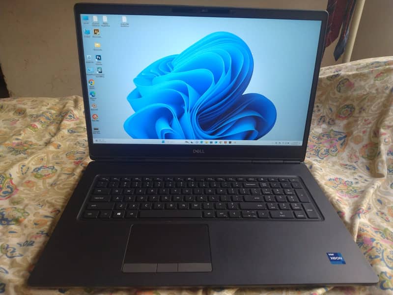 Dell Precision 7750 8GB Graphic 32GB RAM 512GB NVME Xeon W-10855M CPU 0