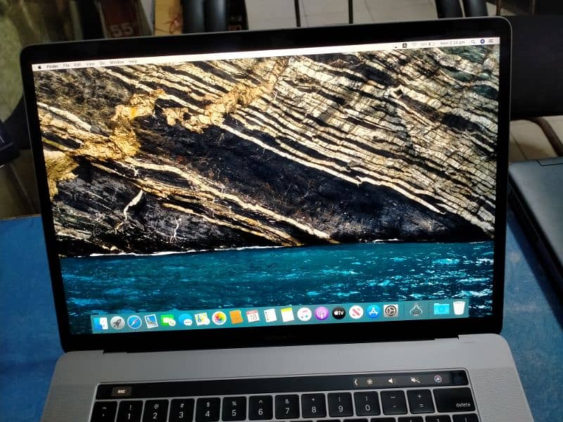 Apple MacBook Pro 2019 15"  Intel core i9 32GB/ 512GB 3