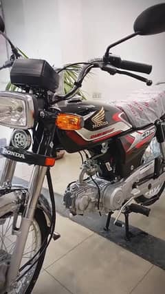 Honda CD 70 Black 2025 stock zero meter bike