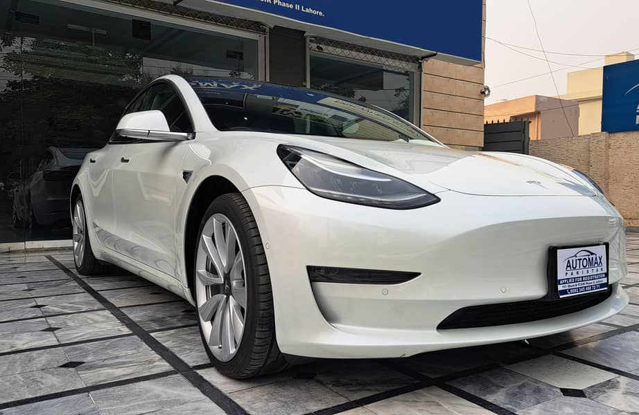 Tesla Model 3 Long Range 2020 1