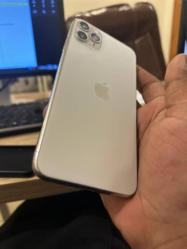 Iphone 11 pro max 2