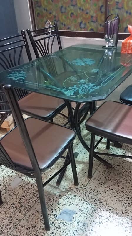 4 seater dining table 0