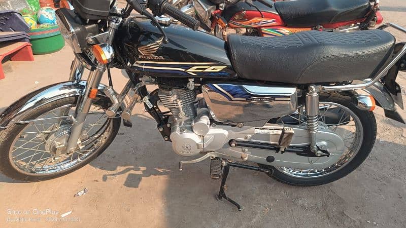 Honda CG 125 Self-Starter (Crome Edition) 3