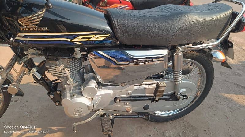 Honda CG 125 Self-Starter (Crome Edition) 4