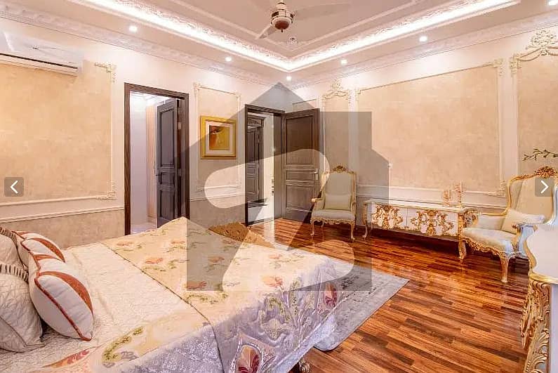 1 KANAL ROYAL DESIGN LUXURY VILLA FOR SALE NEAR TO PARK 7