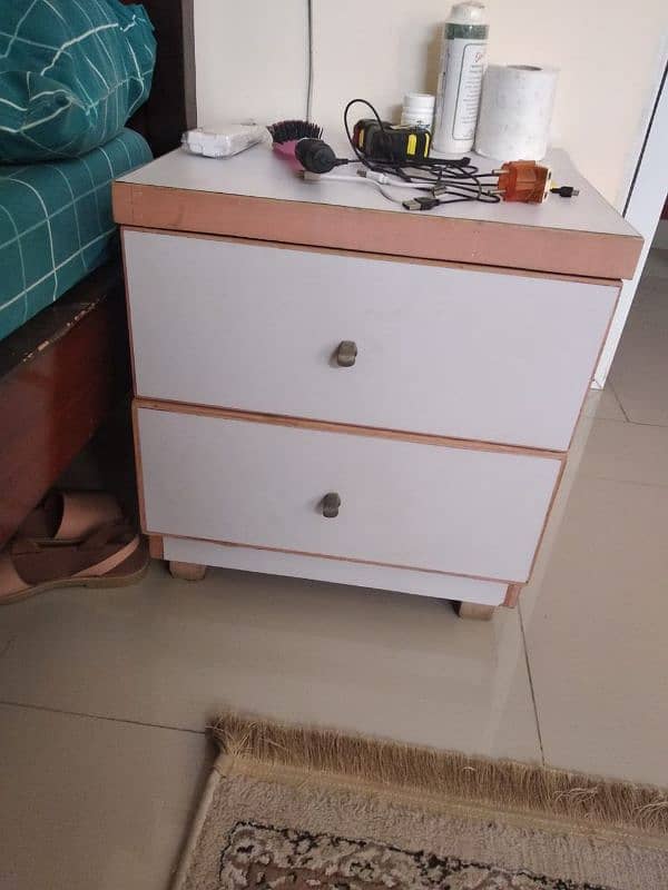 white  Single bed with white dressing table and writing table 0