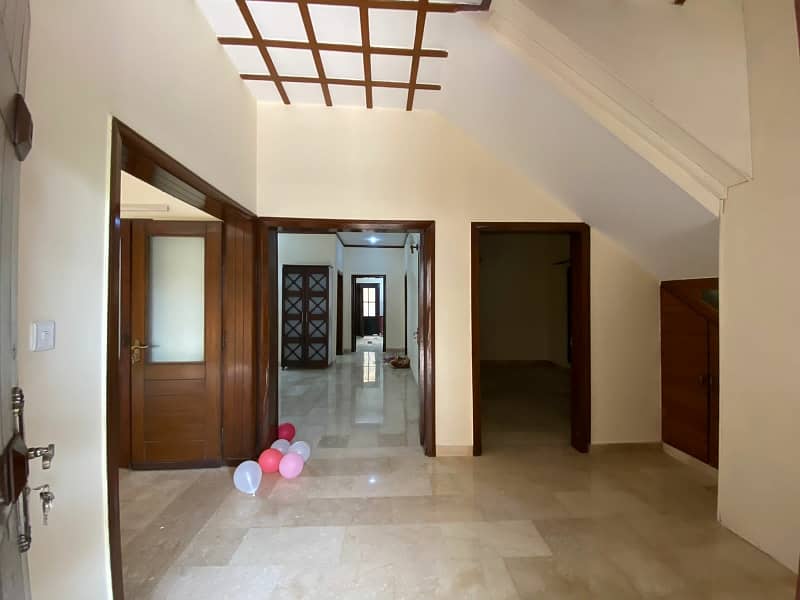 10 Marla like a New House for sale in G-13/4 10