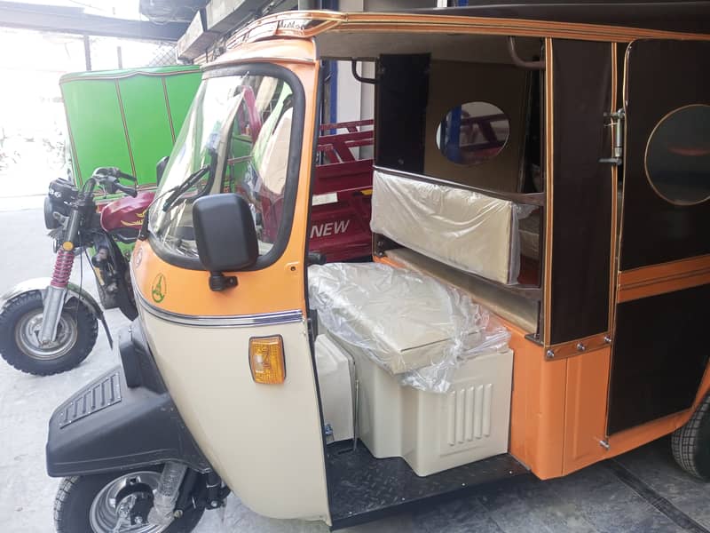 Siwa auto rickshaw 6 seater available 5