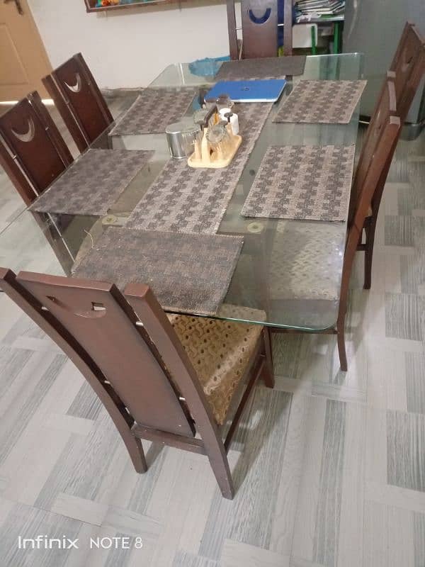 Dining table with 6chiars 1