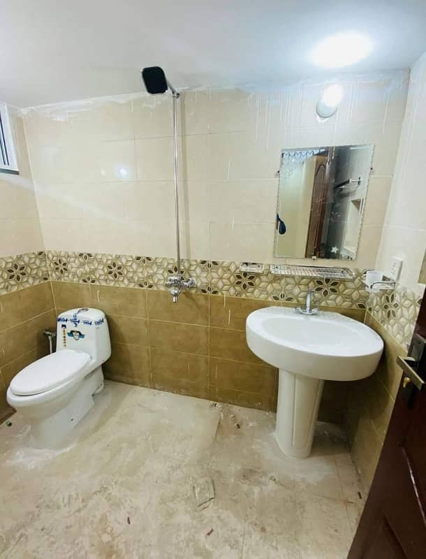 01 BED LUXURY APPARTMENT AVAILBLE FOR RENT AT GULBERG GREEEN ISLAMABAD 1