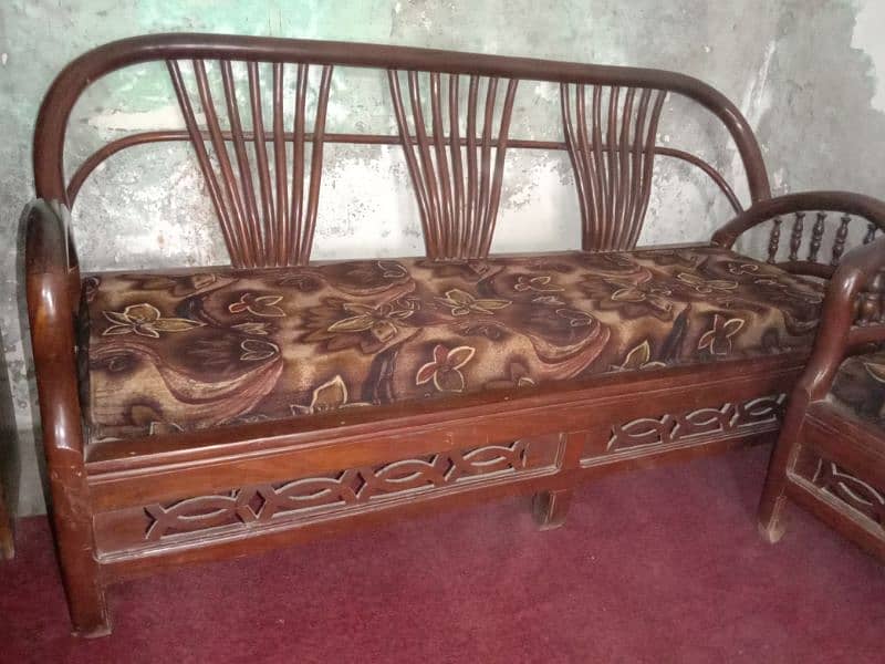 5 seater, wooden sofa set, pilishable and poshishable. 1