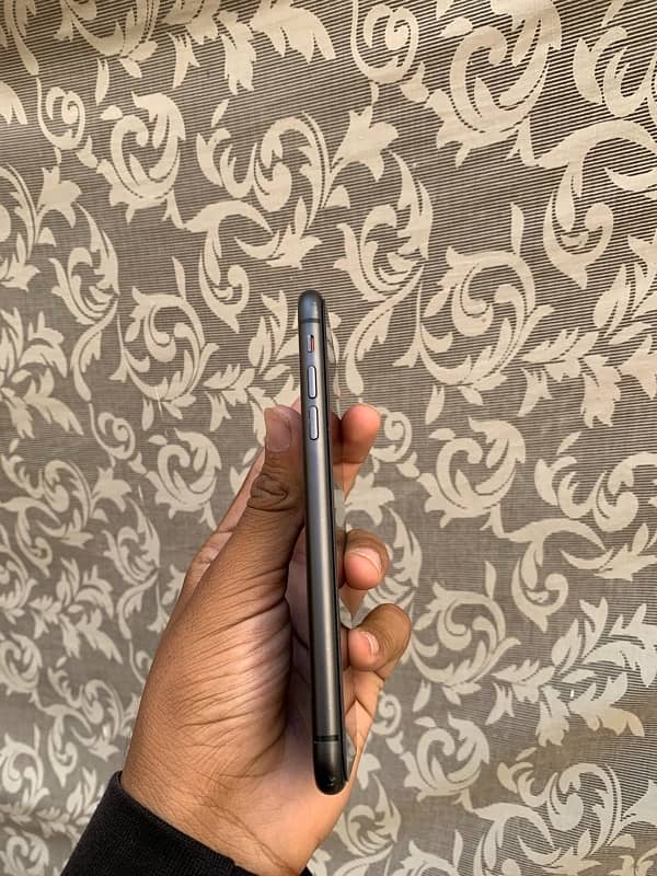 iphone 11 PTA APPROVED 4