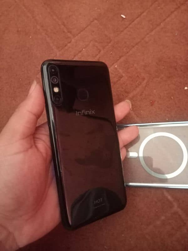 Infinix Hot8 4GB ram 64GB storage Good condition whtsp0.3. 02.55. 61.210 1