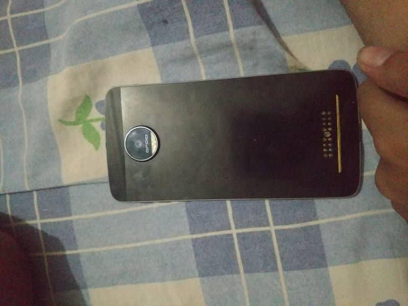 moto z slim board 1