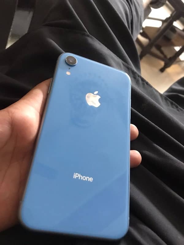 Iphone XR (64)gb. JV sim time Available. Full Geniun. 0