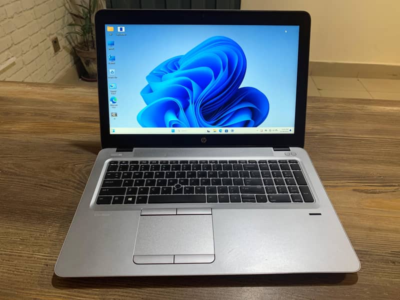 HP Elitebook 850 g4 15.6 inch screen 1