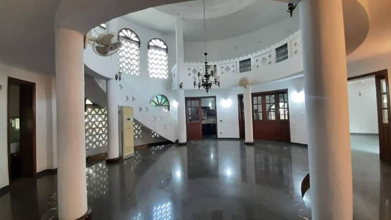 1 Kanal just IMMACULATE COUNDITION Luxury in Phase 6 Bungalow For Sale 10