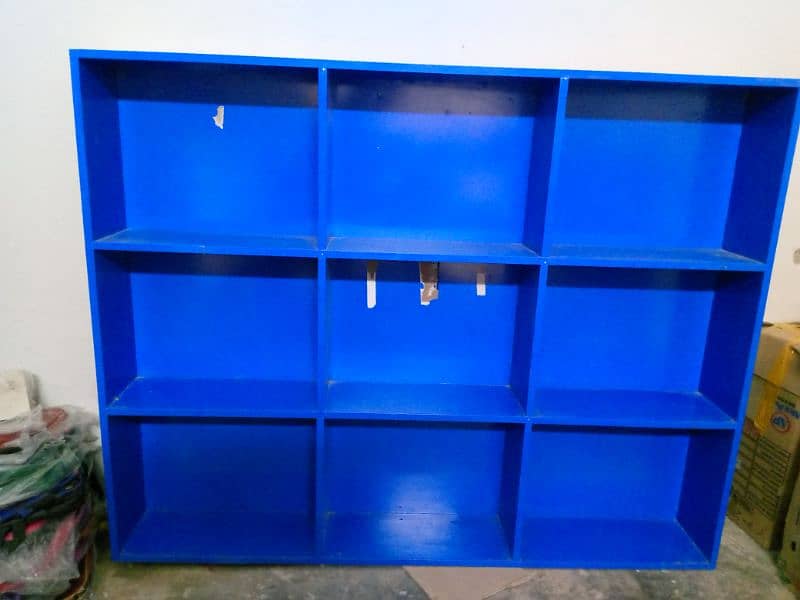 1 x shop counter and 2 x racks in a new condition for sale 3