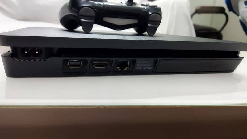 PS4 Slim With Red Dead Redemption 2 5