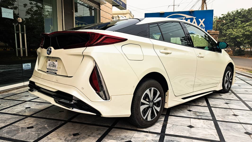 TOYOTA Prius PHV (Plug-In-Hybrid) - 2020 2