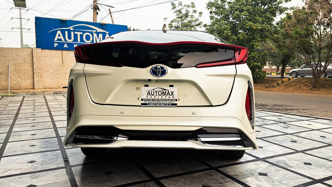 TOYOTA Prius PHV (Plug-In-Hybrid) - 2020 3