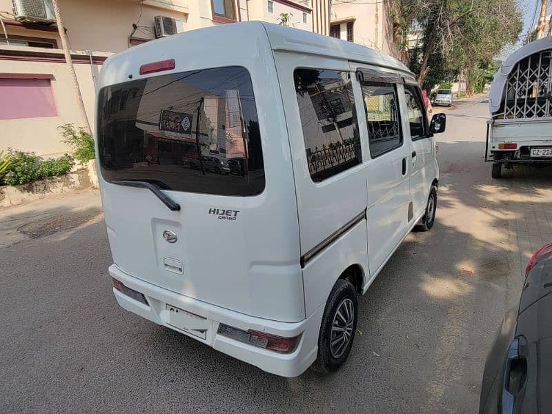 Daihatsu Hijet 2018 4