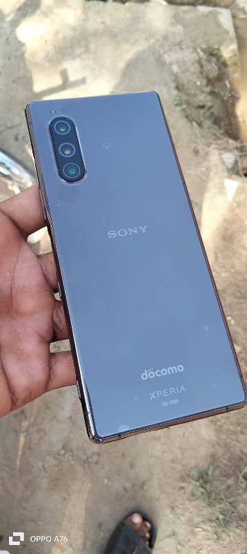 Sony Xperia 5 6