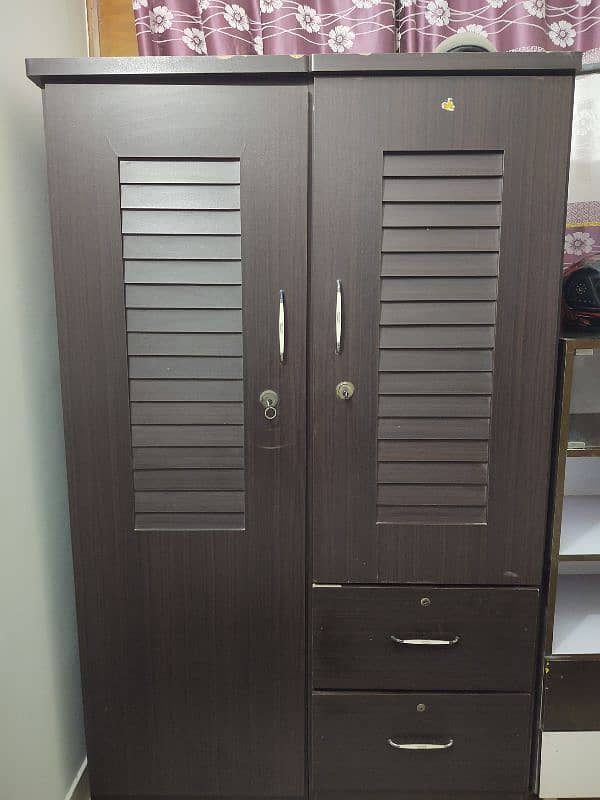 Single BED with double wardrobe 4