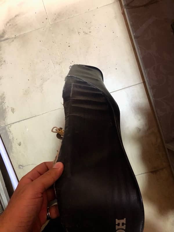 Honda 125 bike seat 3