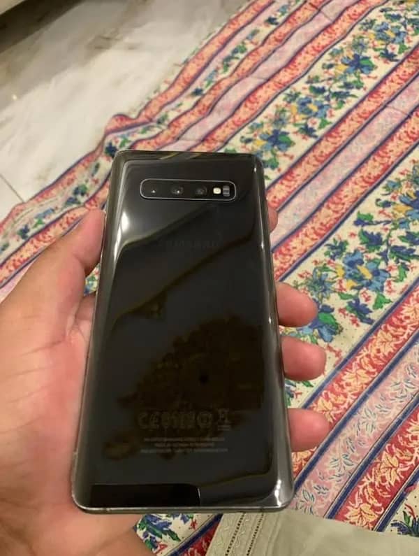 Samsung Galaxy S10 Plus 1