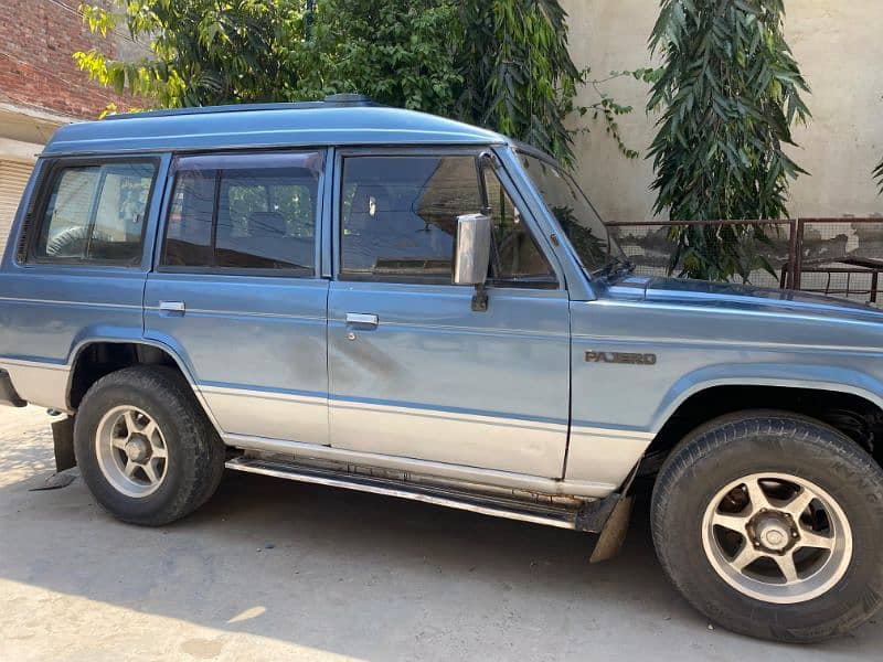 Mitsubishi Pajero 1989 1