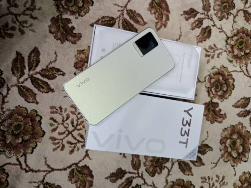 Vivo Y33T golden colour 5