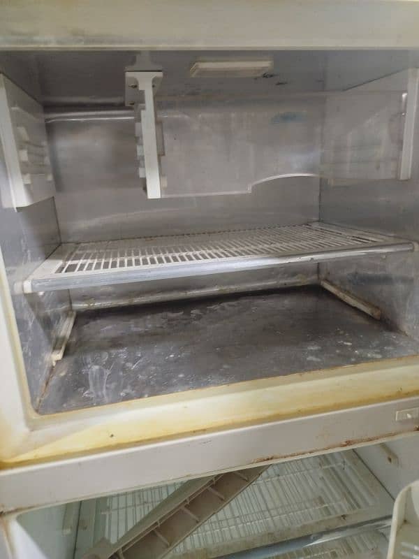 Dowlanc refrigerator for sale 2