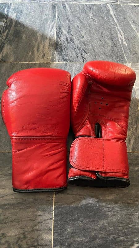 BOXING KIT PRICE 4499 4 FEET BACK WITH FILLING, GLOVES, HAND GRIP 3