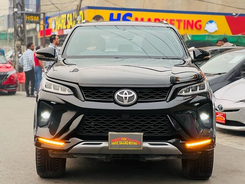 Toyota Fortuner Legender 2022 0