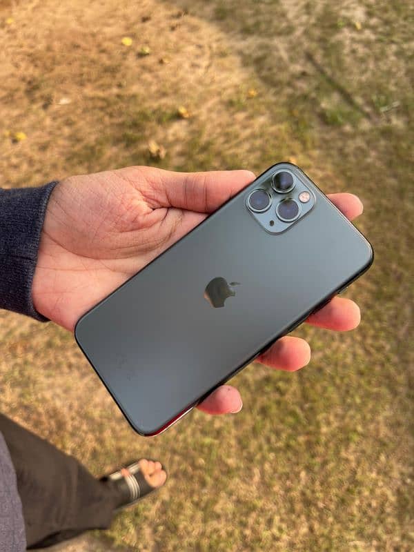 Iphone 11 pro PTA 4