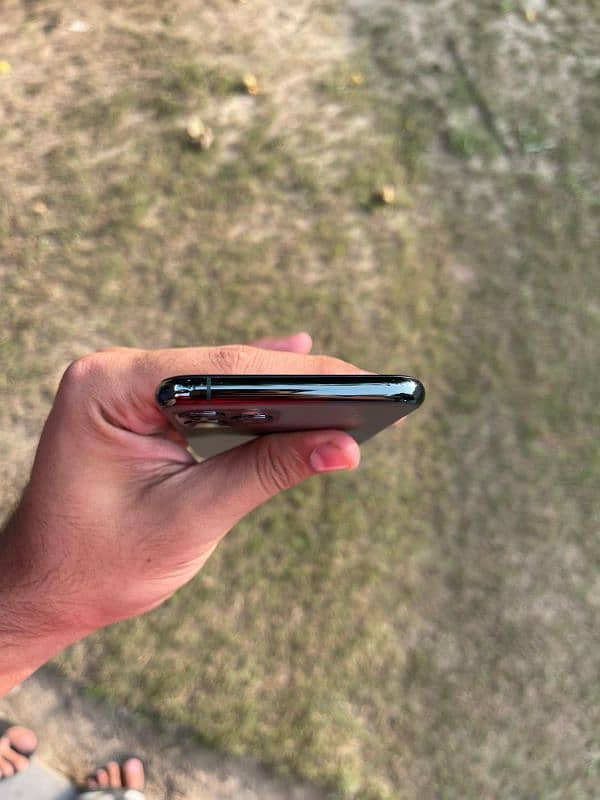 Iphone 11 pro PTA 7