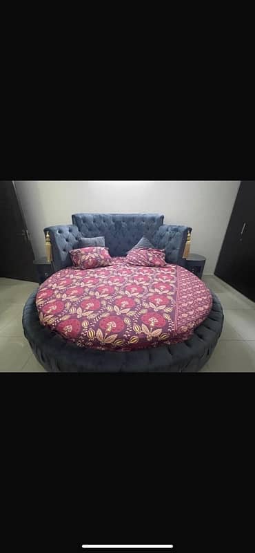 ROUND BED SET WITH MATRESS AND SIDE TABLES AND DRESSING 2