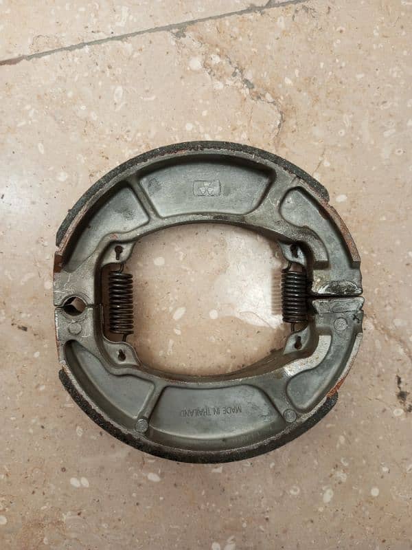 Honda 125 Special Edition rear brake shoe 3