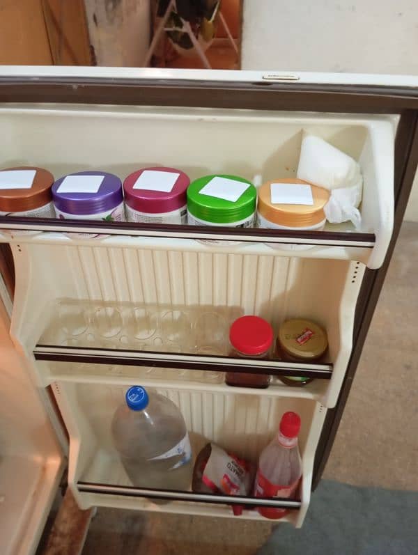 fridge in good condition 3