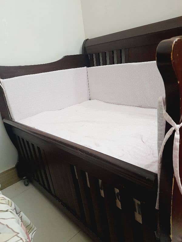 cots in Rose Wood 0