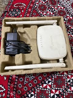 WIFI ROUTER ALMOST NEW WITH FULL BOX