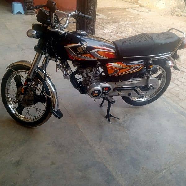 honda 125 VIP condition all Punjab num laga hoa h 7